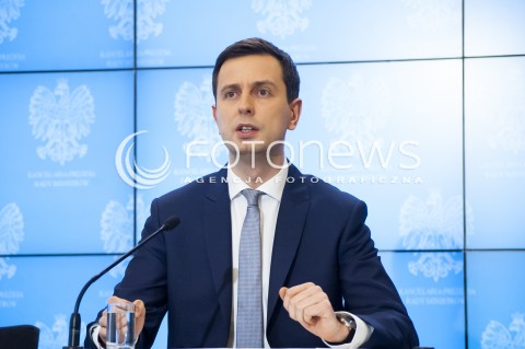  25.03.2014 WARSZAWA KONFERENCJA PREMIERA RP DONALDA TUSKA I MINISTRA PRACY I POLITYKI SPOLECZNEJ WLADYSLAWA KOSINIAKA KAMYSZA N/Z MINISTER PRACY I POLITYKI SPOLECZNEJ WLADYSLAW KOSINIAK KAMYSZ  