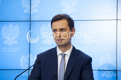  25.03.2014 WARSZAWA KONFERENCJA PREMIERA RP DONALDA TUSKA I MINISTRA PRACY I POLITYKI SPOLECZNEJ WLADYSLAWA KOSINIAKA KAMYSZA N/Z MINISTER PRACY I POLITYKI SPOLECZNEJ WLADYSLAW KOSINIAK KAMYSZ  