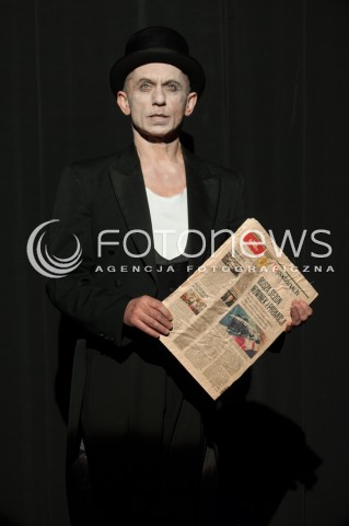  25.03.2014 WARSZAWA <br />PROBA MEDIALNA NIECH NO TYLKO ZAKWITNA JABLONIE W TEATRZE ATENEUM<br />N/Z KRZYSZTOF TYNIEC<br /> 