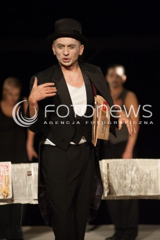  25.03.2014 WARSZAWA <br />PROBA MEDIALNA NIECH NO TYLKO ZAKWITNA JABLONIE W TEATRZE ATENEUM<br />N/Z KRZYSZTOF TYNIEC<br /> 