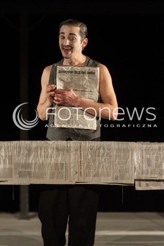  25.03.2014 WARSZAWA <br />PROBA MEDIALNA NIECH NO TYLKO ZAKWITNA JABLONIE W TEATRZE ATENEUM<br />N/Z WOJCIECH BRZEZINSKI<br /> 