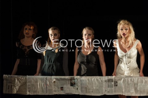  25.03.2014 WARSZAWA <br />PROBA MEDIALNA NIECH NO TYLKO ZAKWITNA JABLONIE W TEATRZE ATENEUM<br />N/Z JOANNA KULIG EWA SARZYNSKA EMILIA KOMARNICKA JULIA KONARSKA<br /> 