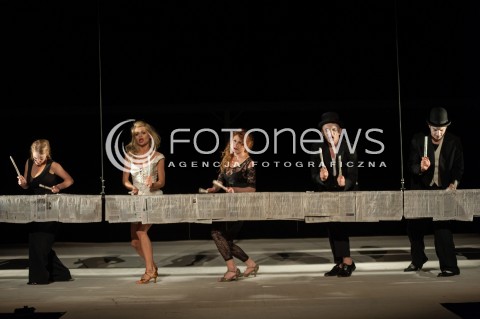  25.03.2014 WARSZAWA <br />PROBA MEDIALNA NIECH NO TYLKO ZAKWITNA JABLONIE W TEATRZE ATENEUM<br />N/Z OBSADA SPEKTAKLU<br /> 