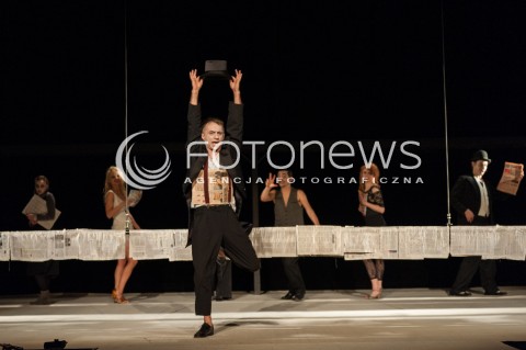  25.03.2014 WARSZAWA <br />PROBA MEDIALNA NIECH NO TYLKO ZAKWITNA JABLONIE W TEATRZE ATENEUM<br />N/Z OBSADA SPEKTAKLU<br /> 