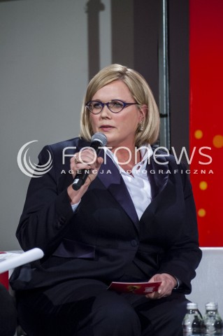  26.03.2014 WARSZAWA KONFERENCJA PRASOWA Z OKAZJI PRZYBYCIA PUCHARU MISTRZOSTW SWIATA W PILCE NOZNEJ DO WARSZAWY N/Z DYREKTOR GENERALNA COCA COLA POLAND SERVICES ANNA JAKUBOWSKA  