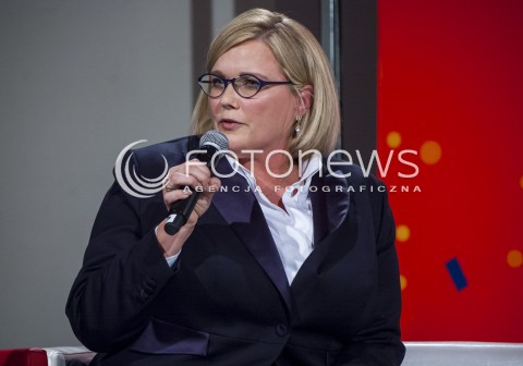  26.03.2014 WARSZAWA KONFERENCJA PRASOWA Z OKAZJI PRZYBYCIA PUCHARU MISTRZOSTW SWIATA W PILCE NOZNEJ DO WARSZAWY N/Z DYREKTOR GENERALNA COCA COLA POLAND SERVICES ANNA JAKUBOWSKA  