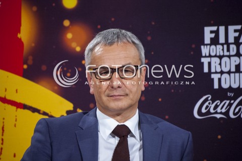  26.03.2014 WARSZAWA KONFERENCJA PRASOWA Z OKAZJI PRZYBYCIA PUCHARU MISTRZOSTW SWIATA W PILCE NOZNEJ DO WARSZAWY N/Z MINISTER SPORTU I TURYSTYKI ANDRZEJ BIERNAT   