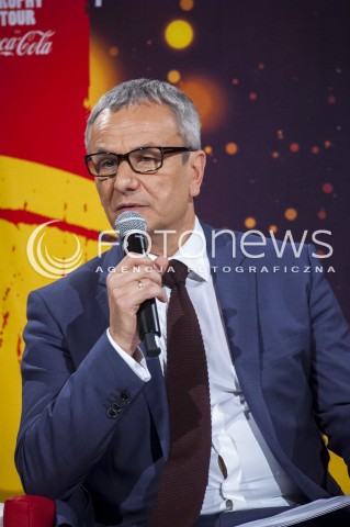  26.03.2014 WARSZAWA KONFERENCJA PRASOWA Z OKAZJI PRZYBYCIA PUCHARU MISTRZOSTW SWIATA W PILCE NOZNEJ DO WARSZAWY N/Z MINISTER SPORTU I TURYSTYKI ANDRZEJ BIERNAT   