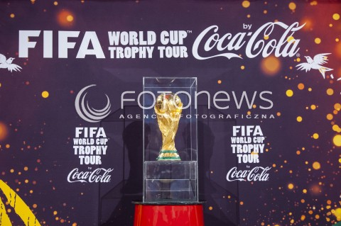  26.03.2014 WARSZAWA KONFERENCJA PRASOWA Z OKAZJI PRZYBYCIA PUCHARU MISTRZOSTW SWIATA W PILCE NOZNEJ DO WARSZAWY N/Z PUCHAR FIFA MISTRZOSTW SWIATA W PILCE NOZNEJ  