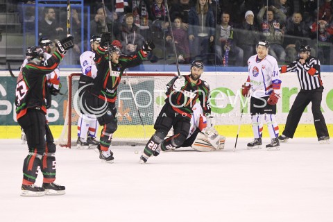  28.03.2014 SANOK HOKEJ NA LODZIE<br />PLH SEZON 2013 / 2014 - MECZ O 1. MIEJSCE FINAL<br />MECZ CIARKO PBS BANK SANOK - GKS TYCHY<br />N/Z ADRIAN PARZYSZEK MILAN BARANYK RADOSC BRAMKA GOL NA 1:1 DLA GKS TYCHY EMOCJE<br /> 