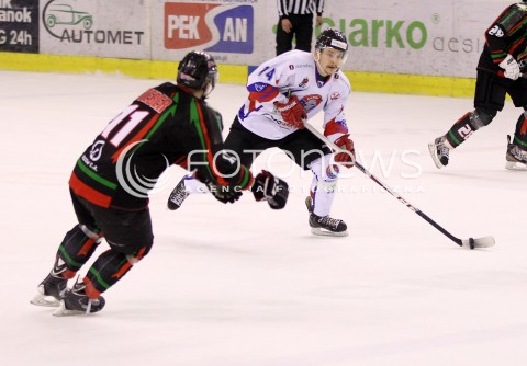  28.03.2014 SANOK HOKEJ NA LODZIE<br />PLH SEZON 2013 / 2014 - MECZ O 1. MIEJSCE FINAL<br />MECZ CIARKO PBS BANK SANOK - GKS TYCHY<br />N/Z VLADIMIR URBAN JAN STEBER <br /> 