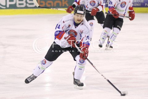  28.03.2014 SANOK HOKEJ NA LODZIE<br />PLH SEZON 2013 / 2014 - MECZ O 1. MIEJSCE FINAL<br />MECZ CIARKO PBS BANK SANOK - GKS TYCHY<br />N/Z NICOLAS BESCH SYLWETKA <br /> 