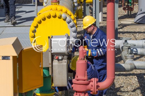  30.03.2014 HUSOW <br />ZDJECIE ILUSTRACYJNE<br />PODZIEMNY MAGAZYN GAZU ZIEMNEGO<br />N/Z GAZOCIAG PRACOWNICY PRACOWNIK PRACA<br /> 