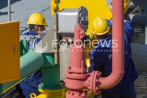 30.03.2014 HUSOW <br />ZDJECIE ILUSTRACYJNE<br />PODZIEMNY MAGAZYN GAZU ZIEMNEGO<br />N/Z GAZOCIAG PRACOWNICY PRACOWNIK PRACA<br /> 