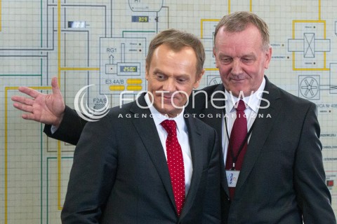  30.03.2014 HUSOW <br />WIZYTA PREMIERA DONALDA TUSKA NA TERENIE PODZIEMNEGO MAGAZYNU GAZU ZIEMNEGO W HUSOWIE NA PODKARPACIU<br />N/Z DONALD TUSK<br /> 
