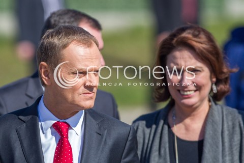  30.03.2014 HUSOW <br />WIZYTA PREMIERA DONALDA TUSKA NA TERENIE PODZIEMNEGO MAGAZYNU GAZU ZIEMNEGO W HUSOWIE NA PODKARPACIU<br />N/Z DONALD TUSK MALGORZATA KIDAWA - BLONSKA ( RZECZNIK RZADU )<br /> 