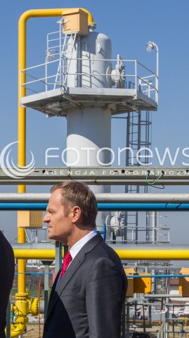 30.03.2014 HUSOW <br />WIZYTA PREMIERA DONALDA TUSKA NA TERENIE PODZIEMNEGO MAGAZYNU GAZU ZIEMNEGO W HUSOWIE NA PODKARPACIU<br />N/Z DONALD TUSK<br /> 