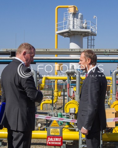  30.03.2014 HUSOW <br />WIZYTA PREMIERA DONALDA TUSKA NA TERENIE PODZIEMNEGO MAGAZYNU GAZU ZIEMNEGO W HUSOWIE NA PODKARPACIU<br />N/Z DONALD TUSK<br /> 