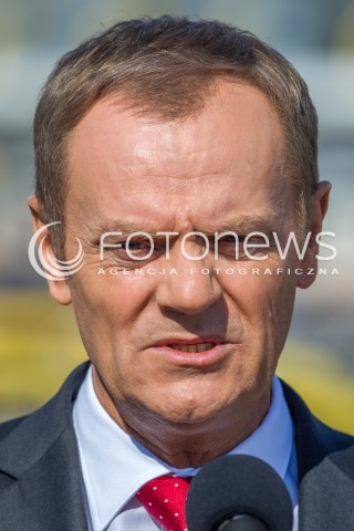  30.03.2014 HUSOW <br />WIZYTA PREMIERA DONALDA TUSKA NA TERENIE PODZIEMNEGO MAGAZYNU GAZU ZIEMNEGO W HUSOWIE NA PODKARPACIU<br />N/Z DONALD TUSK<br /> 