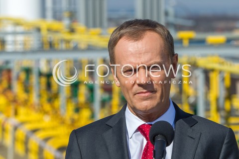  30.03.2014 HUSOW <br />WIZYTA PREMIERA DONALDA TUSKA NA TERENIE PODZIEMNEGO MAGAZYNU GAZU ZIEMNEGO W HUSOWIE NA PODKARPACIU<br />N/Z DONALD TUSK<br /> 