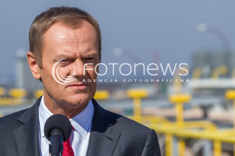  30.03.2014 HUSOW <br />WIZYTA PREMIERA DONALDA TUSKA NA TERENIE PODZIEMNEGO MAGAZYNU GAZU ZIEMNEGO W HUSOWIE NA PODKARPACIU<br />N/Z DONALD TUSK<br /> 