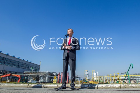  30.03.2014 HUSOW <br />WIZYTA PREMIERA DONALDA TUSKA NA TERENIE PODZIEMNEGO MAGAZYNU GAZU ZIEMNEGO W HUSOWIE NA PODKARPACIU<br />N/Z DONALD TUSK<br /> 