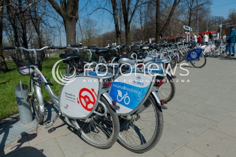  30.03.2014 WARSZAWA <br />ZDJECIE ILUSTRACYJNE<br />N/Z STACJA VETURILO - WYPOZYCZALNIA ROWEROW<br /> 