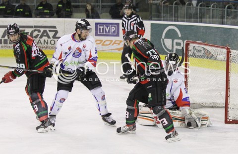  03.04.2014 SANOK HOKEJ NA LODZIE<br />PLH SEZON 2013 / 2014 - MECZ O 1. MIEJSCE FINAL<br />MECZ CIARKO PBS BANK SANOK - GKS TYCHY<br />N/Z JOHN MURRAY JOSEF VITEK MARTIN RICHTER TOMASZ MALASINSKI <br /> 