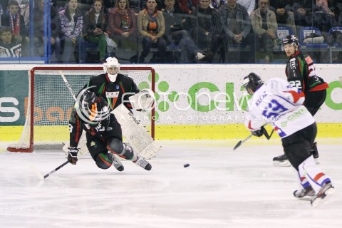  03.04.2014 SANOK HOKEJ NA LODZIE<br />PLH SEZON 2013 / 2014 - MECZ O 1. MIEJSCE FINAL<br />MECZ CIARKO PBS BANK SANOK - GKS TYCHY<br />N/Z STEFAN ZIGARDY WOJTECH KLOZ ADAM BAGINSKI <br /> 
