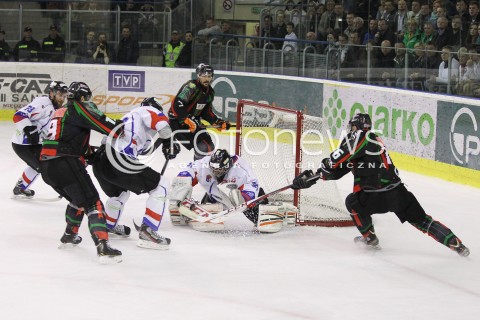  03.04.2014 SANOK HOKEJ NA LODZIE<br />PLH SEZON 2013 / 2014 - MECZ O 1. MIEJSCE FINAL<br />MECZ CIARKO PBS BANK SANOK - GKS TYCHY<br />N/Z MACIEJ SULKA JOHN MURRAY <br /> 