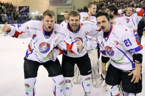  03.04.2014 SANOK HOKEJ NA LODZIE<br />PLH SEZON 2013 / 2014 - MECZ O 1. MIEJSCE FINAL<br />MECZ CIARKO PBS BANK SANOK - GKS TYCHY<br />CIARKO PBS BANK SANOK MISTRZEM POLSKI W HOKEJU NA LODZIE<br />N/Z HUBERT DEMKOWICZ MARCIN BIALY RAFAL CWIKLA <br />RADOSC EMOCJE ZWYCIESTWO<br /> 