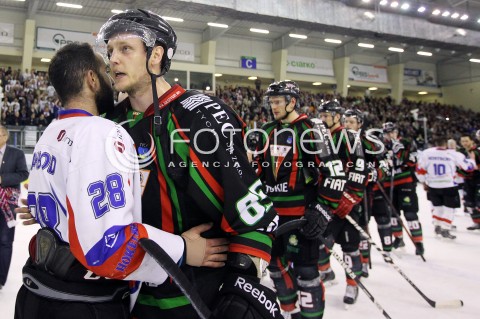  03.04.2014 SANOK HOKEJ NA LODZIE<br />PLH SEZON 2013 / 2014 - MECZ O 1. MIEJSCE FINAL<br />MECZ CIARKO PBS BANK SANOK - GKS TYCHY<br />N/Z SAMSON MAHBOD MARCIN KOLUSZ <br /> 