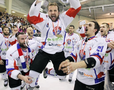  03.04.2014 SANOK HOKEJ NA LODZIE<br />PLH SEZON 2013 / 2014 - MECZ O 1. MIEJSCE FINAL<br />MECZ CIARKO PBS BANK SANOK - GKS TYCHY<br />CIARKO PBS BANK SANOK MISTRZEM POLSKI W HOKEJU NA LODZIE<br />N/Z BOGUSLAW RAPALA ROBERT KOSTECKI RAFAL CWIKLA <br />RADOSC EMOCJE ZWYCIESTWO<br /> 