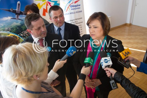  04.04.2014 TRZEBOWNISKO<br />SPOTKANIE MALZONKI PREZYDENTA RP ANNY KOMOROWSKIEJ Z RODZINAMI Z GMINY TRZEBOWNISKO OBJETYMI REALIZACJA PROGRAMU RODZINA WIELODZIETNA 3+<br />N/Z ANNA KOMOROWSKA<br /> 