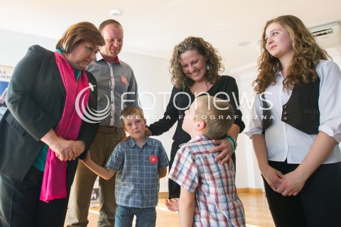  04.04.2014 TRZEBOWNISKO<br />SPOTKANIE MALZONKI PREZYDENTA RP ANNY KOMOROWSKIEJ Z RODZINAMI Z GMINY TRZEBOWNISKO OBJETYMI REALIZACJA PROGRAMU RODZINA WIELODZIETNA 3+<br />N/Z ANNA KOMOROWSKA SPOTKANIE Z RODZICAMI I DZIECMI<br /> 