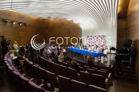  04.04.2014 RZESZOW<br />V KONFERENCJA KOBIETA AKTYWNA Z UDZIALEM MALZONKI PREZYDENTA RP ANNY KOMOROWSKIEJ<br />N/Z KONFERENCJA PRASOWA PANEL<br /> 