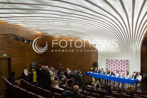  04.04.2014 RZESZOW<br />V KONFERENCJA KOBIETA AKTYWNA Z UDZIALEM MALZONKI PREZYDENTA RP ANNY KOMOROWSKIEJ<br />N/Z KONFERENCJA PRASOWA PANEL<br /> 