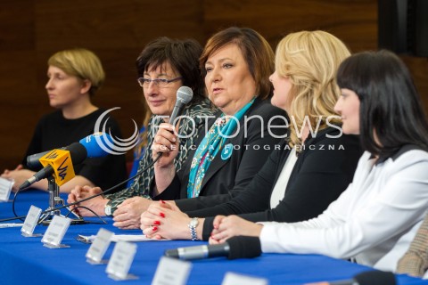  04.04.2014 RZESZOW<br />V KONFERENCJA KOBIETA AKTYWNA Z UDZIALEM MALZONKI PREZYDENTA RP ANNY KOMOROWSKIEJ<br />N/Z ANNA KOMOROWSKA IRENA WOYCICKA<br /> 