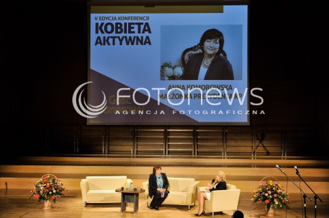  04.04.2014 RZESZOW<br />V KONFERENCJA KOBIETA AKTYWNA Z UDZIALEM MALZONKI PREZYDENTA RP ANNY KOMOROWSKIEJ<br />N/Z ANNA KOMOROWSKA ELZBIETA LUKACIJEWSKA<br /> 