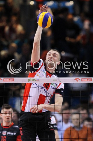  04.04.2014 RZESZOW <br />SIATKOWKA PLUS LIGA 2013/2014 MEN VOLLEYBALL POLAND POLISH PLUSLIGA LEAGUE SEASON 2013/2014 RUNDA PLAY-OFF POLFINAL SEMIFINAL<br />MECZ ASSECO RESOVIA - ZAKSA KEDZIERZYN KOZLE<br />N/Z LUKASZ PERLOWSKI SYLWETKA ATAK<br /> 