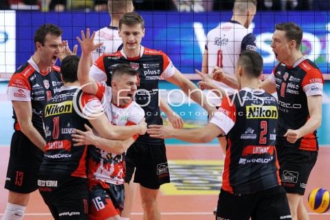  05.04.2014 RZESZOW <br />SIATKOWKA PLUS LIGA 2013/2014 MEN VOLLEYBALL POLAND POLISH PLUSLIGA LEAGUE SEASON 2013/2014 RUNDA PLAY-OFF POLFINAL SEMIFINAL<br />MECZ ASSECO RESOVIA - ZAKSA KEDZIERZYN KOZLE<br />N/Z PETER VERES PIOTR NOWAKOWSKI KRZYSZTOF IGNACZAK PAUL LOTMAN JOCHEN SCHOPS RADOSC EMOCJE <br /> 