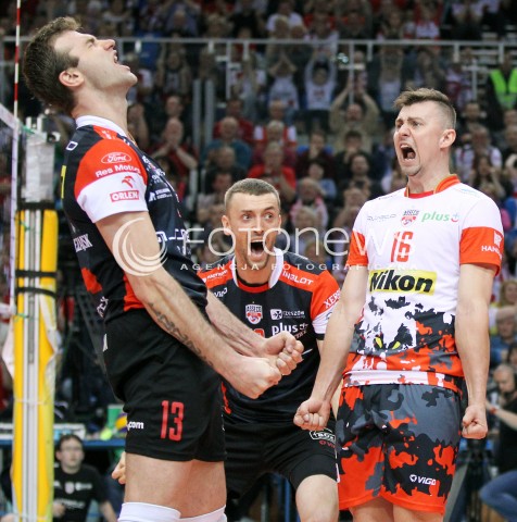  05.04.2014 RZESZOW <br />SIATKOWKA PLUS LIGA 2013/2014 MEN VOLLEYBALL POLAND POLISH PLUSLIGA LEAGUE SEASON 2013/2014 RUNDA PLAY-OFF POLFINAL SEMIFINAL<br />MECZ ASSECO RESOVIA - ZAKSA KEDZIERZYN KOZLE<br />N/Z PETER VERES KRZYSZTOF IGNACZAK LUKASZ PERLOWSKI RADOSC EMOCJE <br /> 