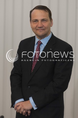  08.04.2014 WARSZAWA <br />POSIEDZENIE RADY GABINETOWEJ Z UDZIALEM PREZYDENTA RP W PALACU PREZYDENCKIM<br />N/Z RADOSLAW SIKORSKI<br /> 
