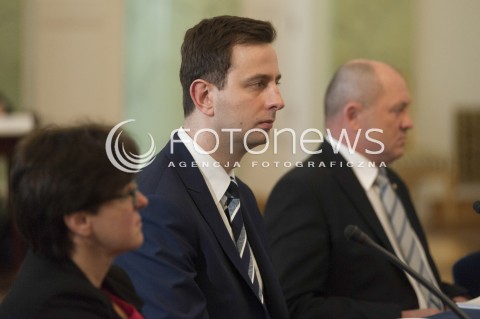  08.04.2014 WARSZAWA <br />POSIEDZENIE RADY GABINETOWEJ Z UDZIALEM PREZYDENTA RP W PALACU PREZYDENCKIM<br />N/Z WLADYSLAW KOSINIAK-KAMYSZ<br /> 