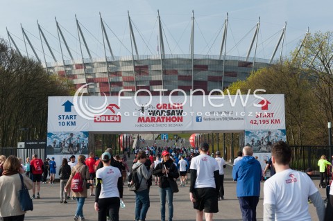  13.04.2014 WARSZAWA <br />ORLEN WARSAW MARATHON START<br />N/Z BRAMA GLOWNA <br /> 