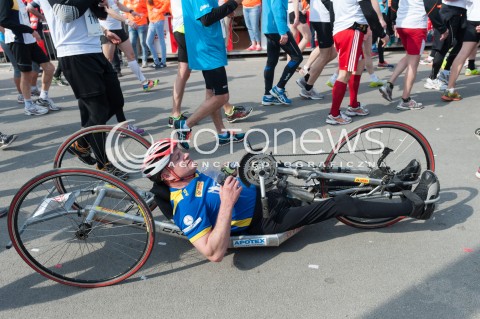  13.04.2014 WARSZAWA <br />ORLEN WARSAW MARATHON BIEG NA 10 KM<br />N/Z UCZESTNIK HANDBIKE<br /> 