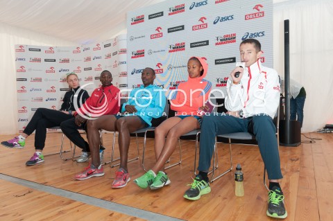  13.04.2014 WARSZAWA <br />ORLEN WARSAW MARATHON KONFERENCJA PRASOWA<br />N/Z HENRYK SZOST TADESSA TOLA MARTIN MUKELE SVETLANA KUDELICZ EHILE BIZUAYEHU<br /> 