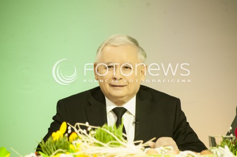  16.04.2014 WARSZAWA MALOWANIE PISANEK PRZEZ CZLONKOW PRAWA I SPRAWIEDLIWOSCI Z UDZIALEM PREZESA PIS JAROSLAWA KACZYNSKIEGO N/Z PREZES PIS JAROSLAW KACZYNSKI  