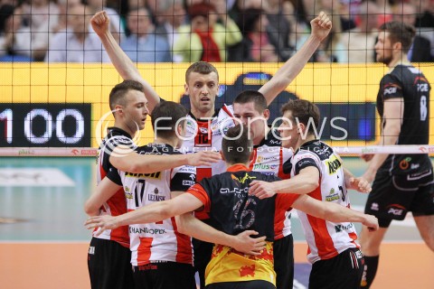  22.04.2014 RZESZOW <br />SIATKOWKA PLUS LIGA 2013/2014 MEN VOLLEYBALL POLAND POLISH PLUSLIGA LEAGUE SEASON 2013/2014 RUNDA PLAY-OFF FINAL - 1. MECZ<br />MECZ ASSECO RESOVIA - PGE SKRA BELCHATOW<br />N/Z LUKASZ PERLOWSKI RADOSC EMOCJE DAWID KONARSKI PAUL LOTMAN <br /> 