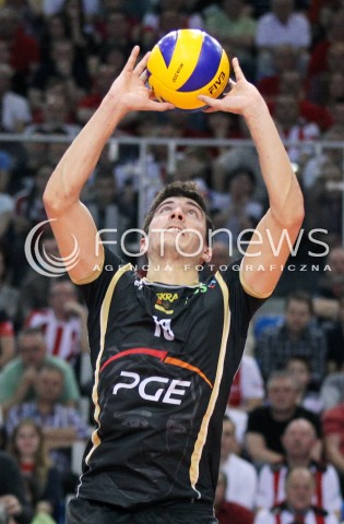  22.04.2014 RZESZOW <br />SIATKOWKA PLUS LIGA 2013/2014 MEN VOLLEYBALL POLAND POLISH PLUSLIGA LEAGUE SEASON 2013/2014 RUNDA PLAY-OFF FINAL - 1. MECZ<br />MECZ ASSECO RESOVIA - PGE SKRA BELCHATOW<br />N/Z NICOLAS URIARTE SYLWETKA <br /> 